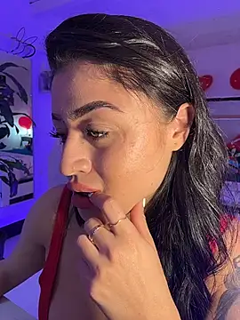 lucianaroy online show from 02-15-26, 07:13