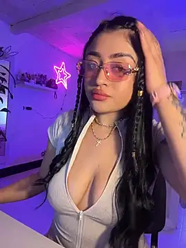 lucianaroy online show from 04-19-26, 08:22