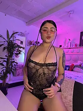 lucianaroy online show from 05-08-26, 02:59