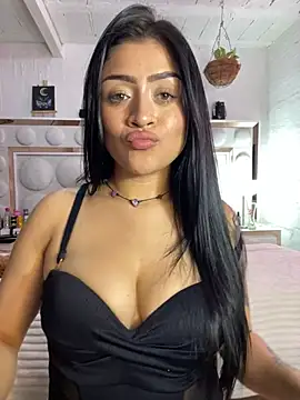 Snapshot of lucianaroy chatting on 01-28-25, 01:18 lucianaroy online show from 01-28-25, 01:18