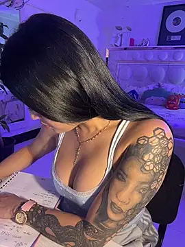 lucianaroy online show from 04-02-26, 11:11