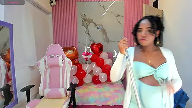 lia 16 online show from 02-15-25, 04:14