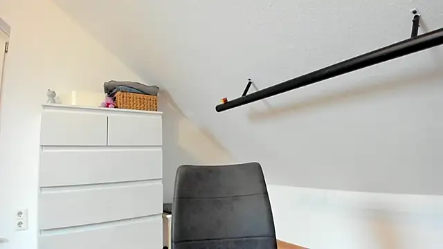 Unrealmilkyway online show from 10-10-25, 06:25