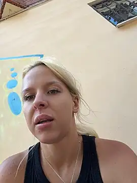 Snapshot of LikaCat chatting on 07-09-26, 04:02 LikaCat online show from 07-09-26, 04:02