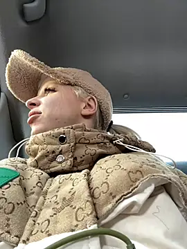 LikaCat online show from 03-09-25, 03:54