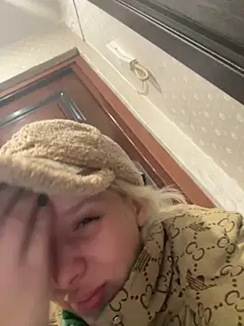 LikaCat online show from 10-13-25, 04:03