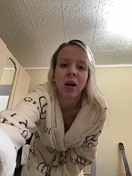 LikaCat online show from 10-19-25, 02:03