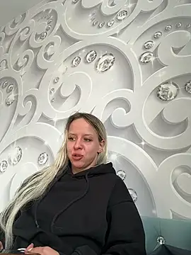 LikaCat online show from 03-06-26, 04:07