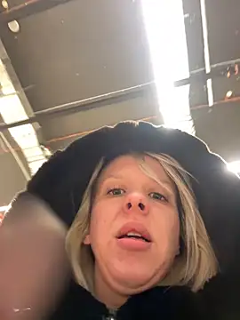 LikaCat online show from 10-22-25, 03:50