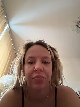 LikaCat online show from 01-09-26, 04:19