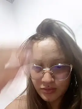 Snapshot of lucyy06 chatting on 05-29-26, 03:12 lucyy06 online show from 05-29-26, 03:12