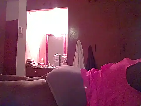 Snapshot of Shaz_brown chatting on 10-22-25, 09:35 Shaz brown online show from 10-22-25, 09:35