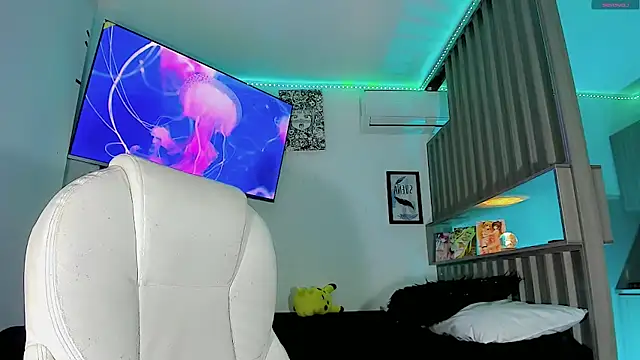 Ashlycuute online show from 10-11-25, 05:08