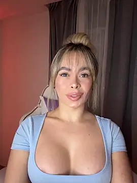 Snapshot of Alison_Diaz17 chatting on 10-13-25, 11:16 Alison Diaz17 online show from 10-13-25, 11:16