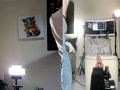 Snapshot of Alondra_fetish chatting on 10-22-25, 03:28 Alondra fetish online show from 10-22-25, 03:28