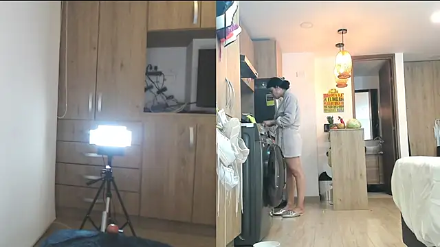 Snapshot of Alondra_fetish chatting on 03-19-25, 04:36 Alondra fetish online show from 03-19-25, 04:36