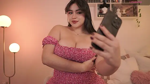 Snapshot of EmilyxRose_- chatting on 01-20-25, 06:32 EmilyxRose - online show from 01-20-25, 06:32