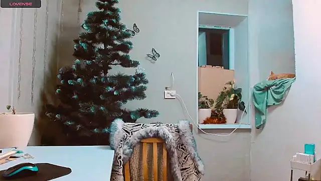 Snapshot of RosaJil chatting on 12-19-24, 08:44 RosaJil online show from 12-19-24, 08:44