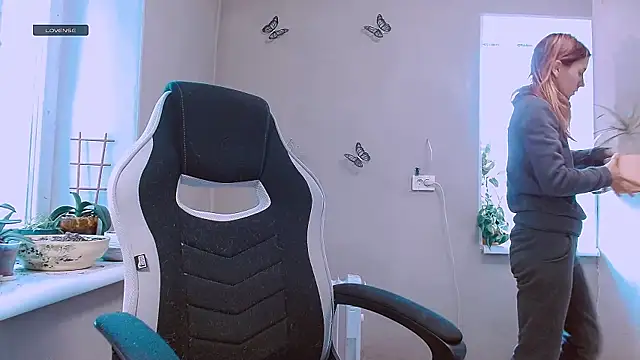 Snapshot of RosaJil chatting on 02-11-26, 12:27 RosaJil online show from 02-11-26, 12:27