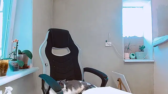 Snapshot of RosaJil chatting on 09-21-25, 02:22 RosaJil online show from 09-21-25, 02:22