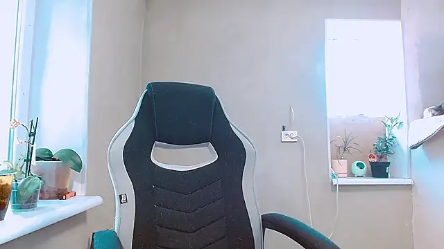 Snapshot of RosaJil chatting on 10-02-25, 01:47 RosaJil online show from 10-02-25, 01:47