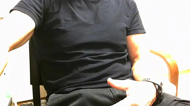 Snapshot of bycho chatting on 11-24-25, 10:59 bycho online show from 11-24-25, 10:59