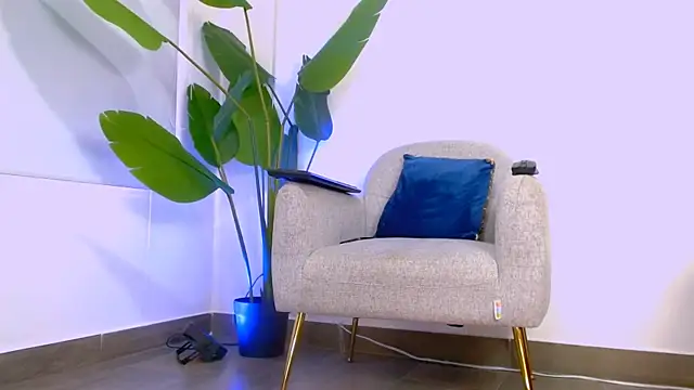 Sara ow online show from 04-04-26, 08:04