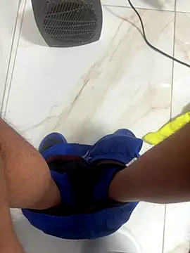 Snapshot of pino8787 chatting on 11-07-25, 03:44 pino8787 online show from 11-07-25, 03:44