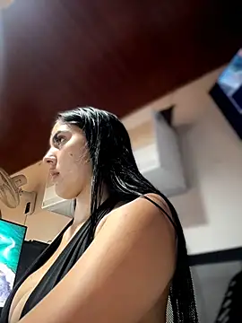 MarianaBenz online show from 05-28-26, 11:43