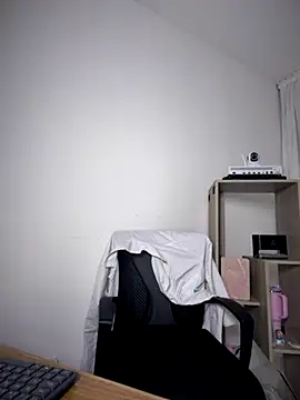 MarianaBenz online show from 12-02-25, 12:00