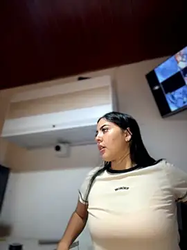 MarianaBenz online show from 04-17-26, 11:51