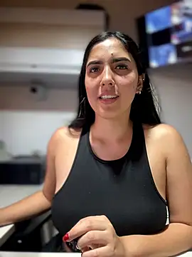 MarianaBenz online show from 04-14-26, 12:04