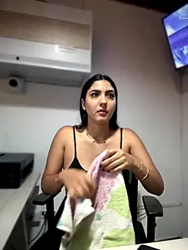 MarianaBenz online show from 11-15-25, 03:54