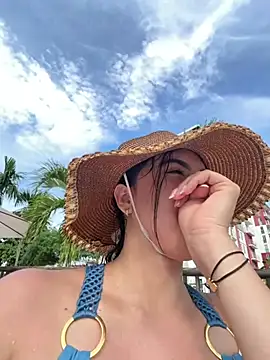 Snapshot of MarianaBenz chatting on 02-08-26, 08:50 MarianaBenz online show from 02-08-26, 08:50