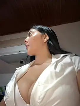 MarianaBenz online show from 04-07-26, 12:12
