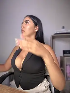 MarianaBenz online show from 12-03-25, 12:33