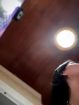 MarianaBenz online show from 11-17-25, 03:21