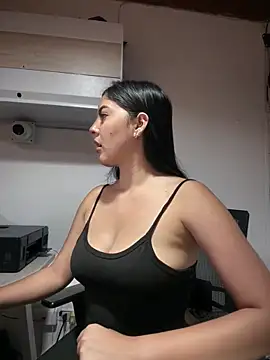 MarianaBenz online show from 04-08-26, 12:12