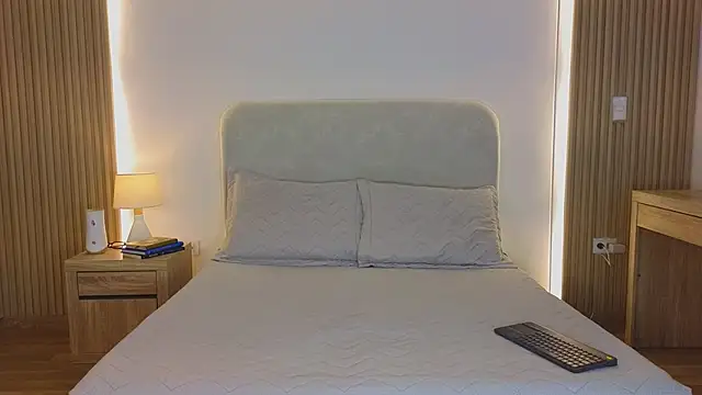 KristennBlue online show from 03-26-26, 12:03