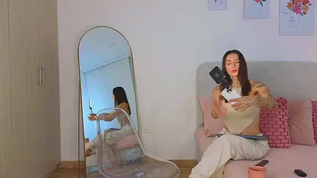 Snapshot of KristennBlue chatting on 02-27-26, 09:14 KristennBlue online show from 02-27-26, 09:14