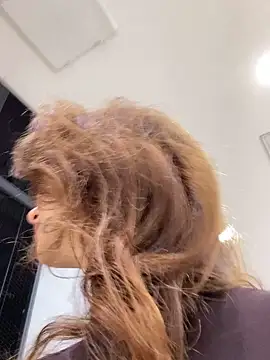 QuitieLia online show from 11-04-25, 02:21