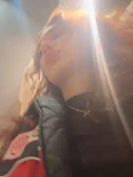 QuitieLia online show from 10-14-25, 08:15