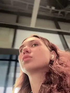 QuitieLia online show from 09-09-25, 09:08