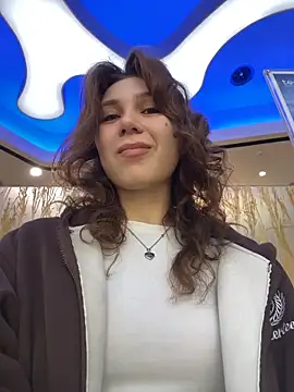 QuitieLia online show from 02-26-26, 08:14