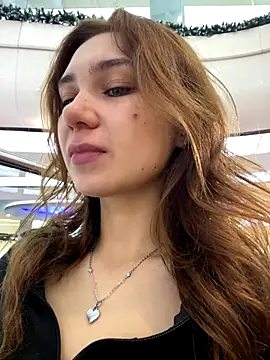 QuitieLia online show from 11-20-25, 08:37