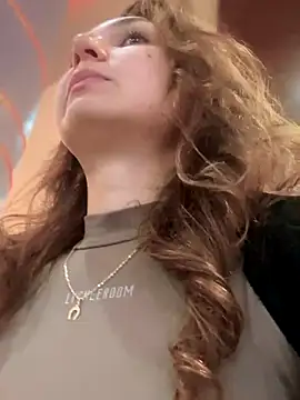 QuitieLia online show from 10-10-25, 08:48