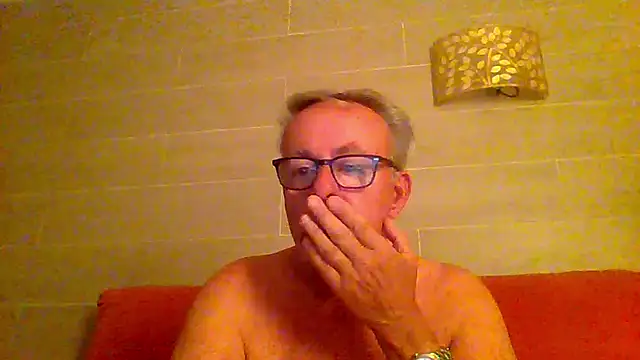 Snapshot of tuggy59 chatting on 05-22-26, 04:10 tuggy59 online show from 05-22-26, 04:10