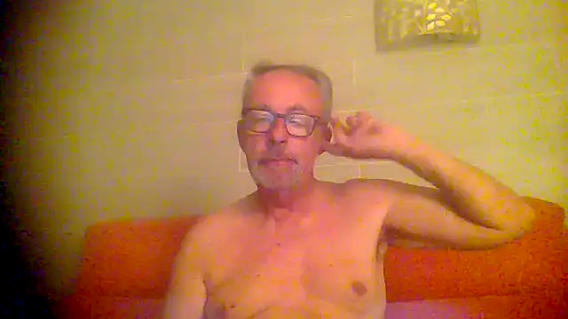 tuggy59 online show from 10-21-25, 04:56