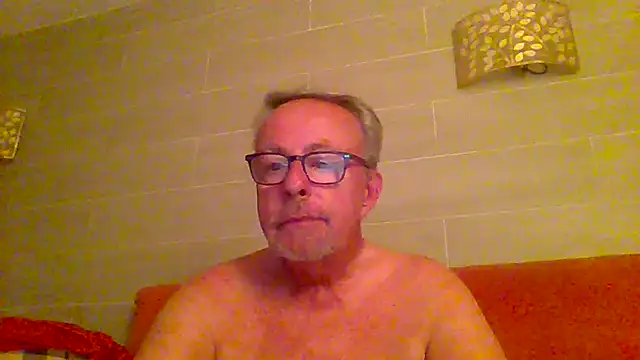 tuggy59 online show from 06-12-26, 03:48