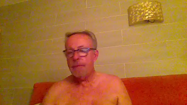 tuggy59 online show from 06-11-26, 03:47